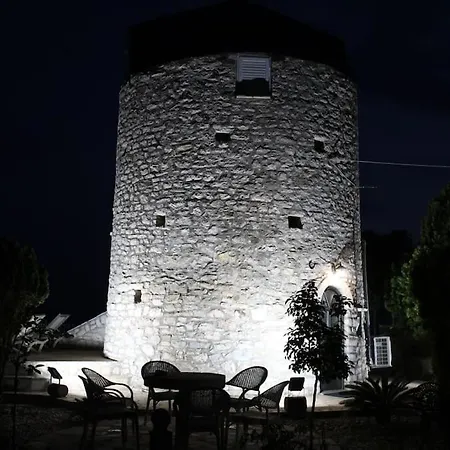 Villa Gt Traditional Windmill